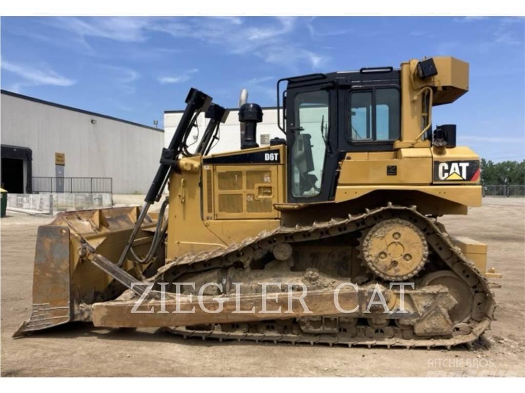 CAT D6T بلدوزرات مجنزرة
