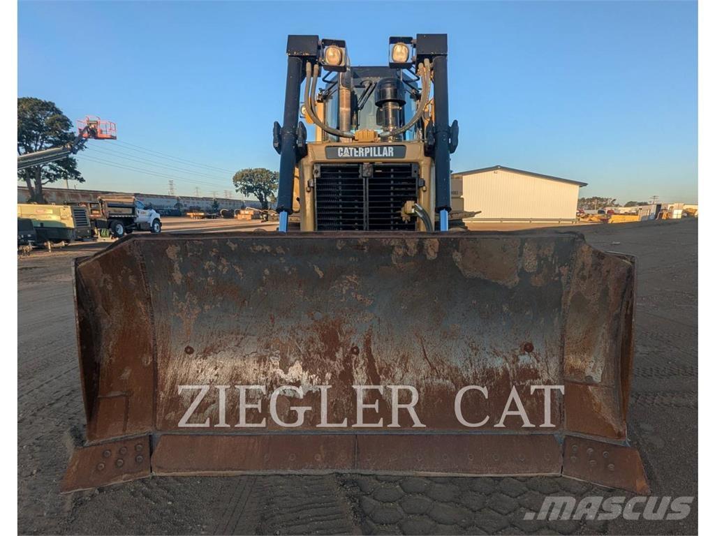CAT D6T بلدوزرات مجنزرة
