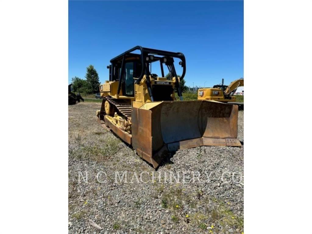 CAT D6T بلدوزرات مجنزرة