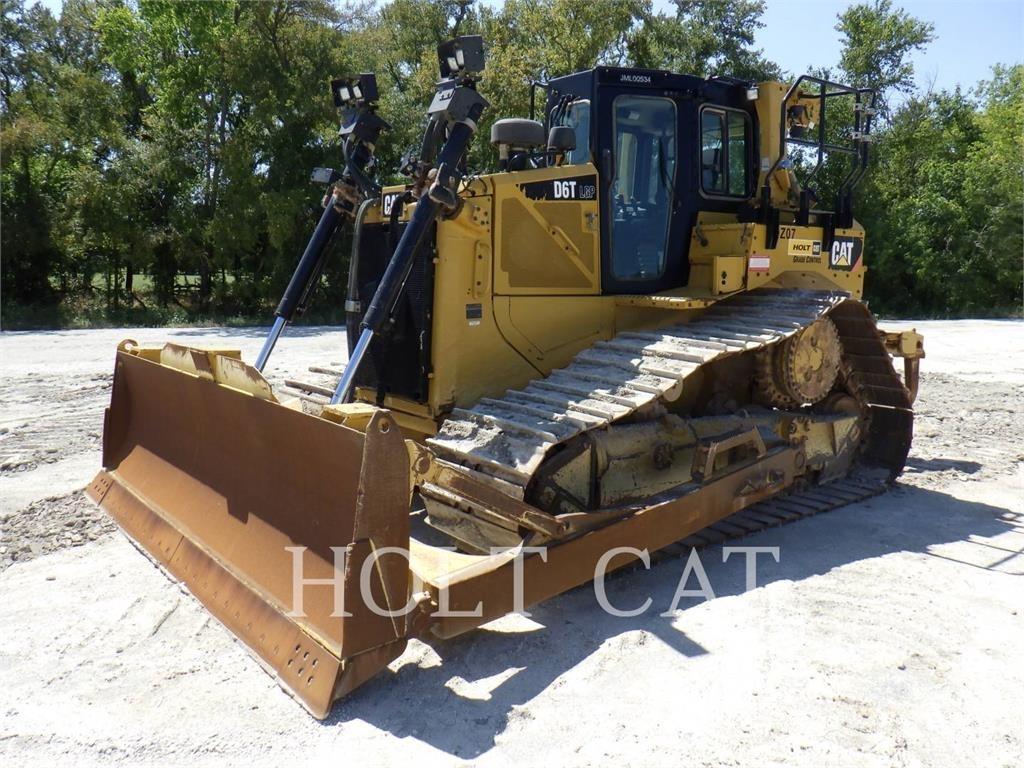CAT D6T بلدوزرات مجنزرة