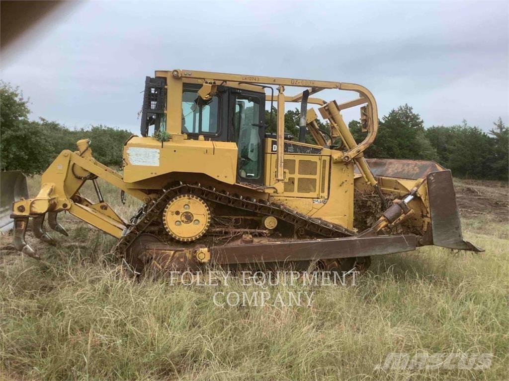 CAT D6T بلدوزرات مجنزرة