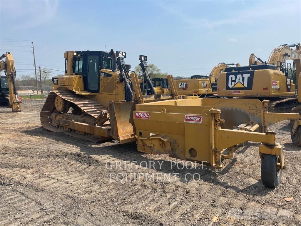 CAT D6T بلدوزرات مجنزرة