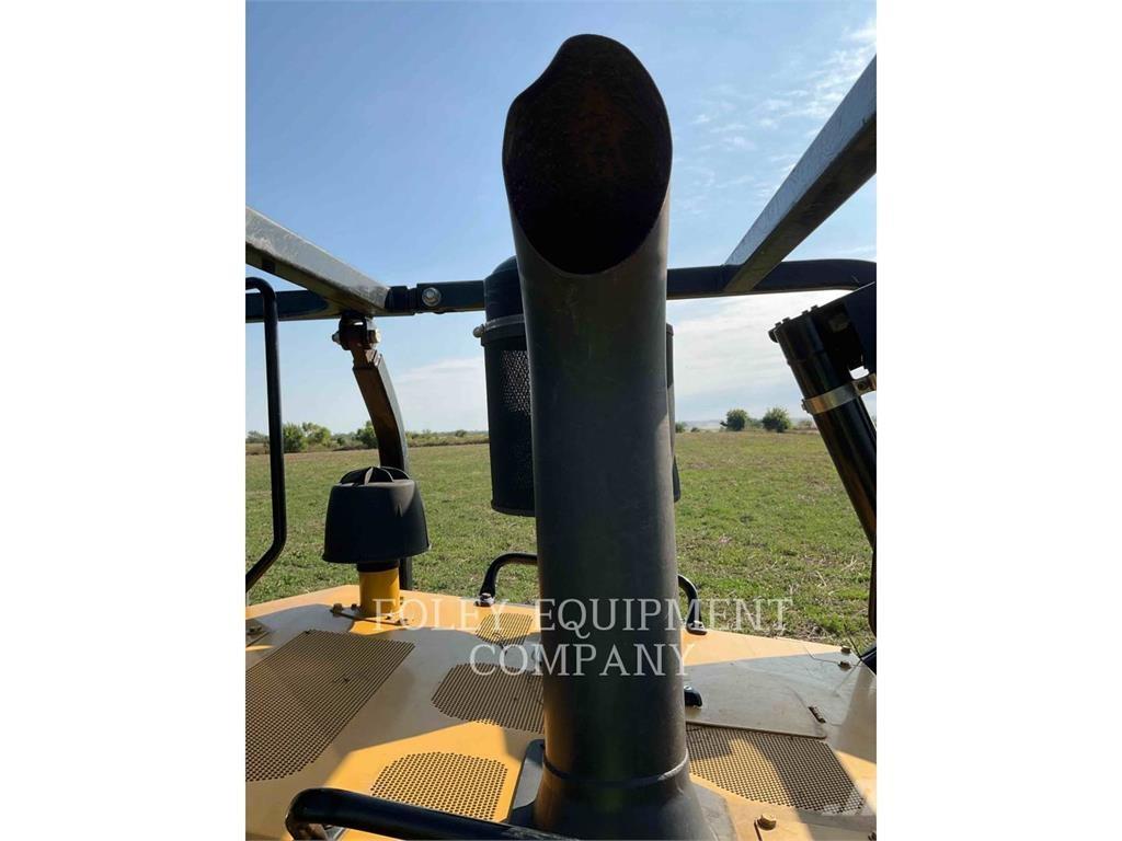 CAT D6T بلدوزرات مجنزرة