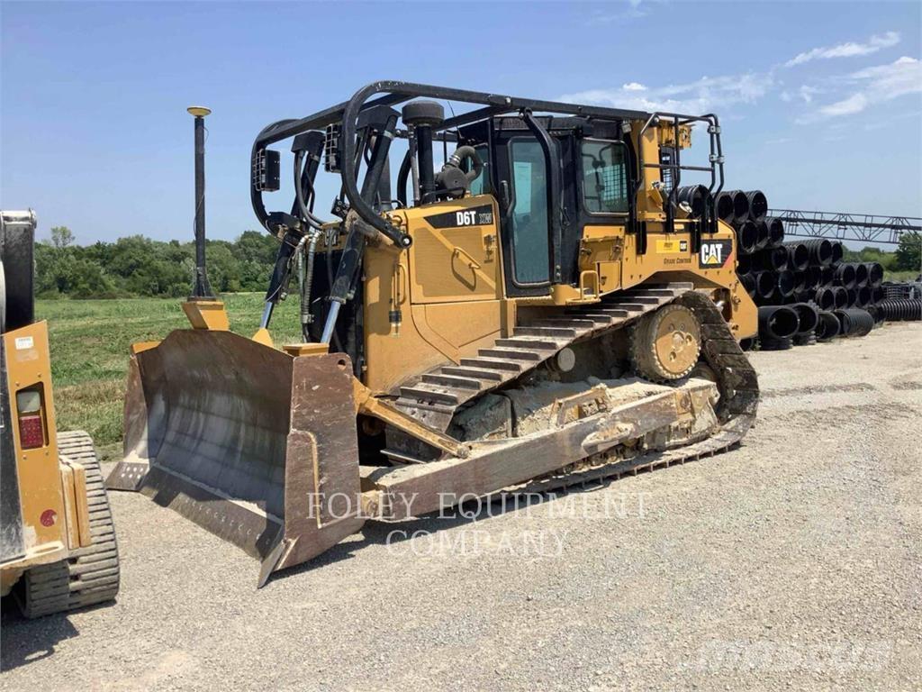 CAT D6T بلدوزرات مجنزرة