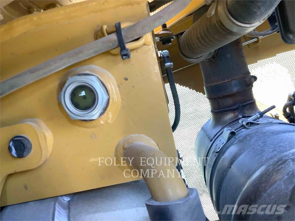 CAT D6T بلدوزرات مجنزرة