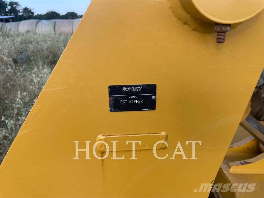 CAT D6T بلدوزرات مجنزرة