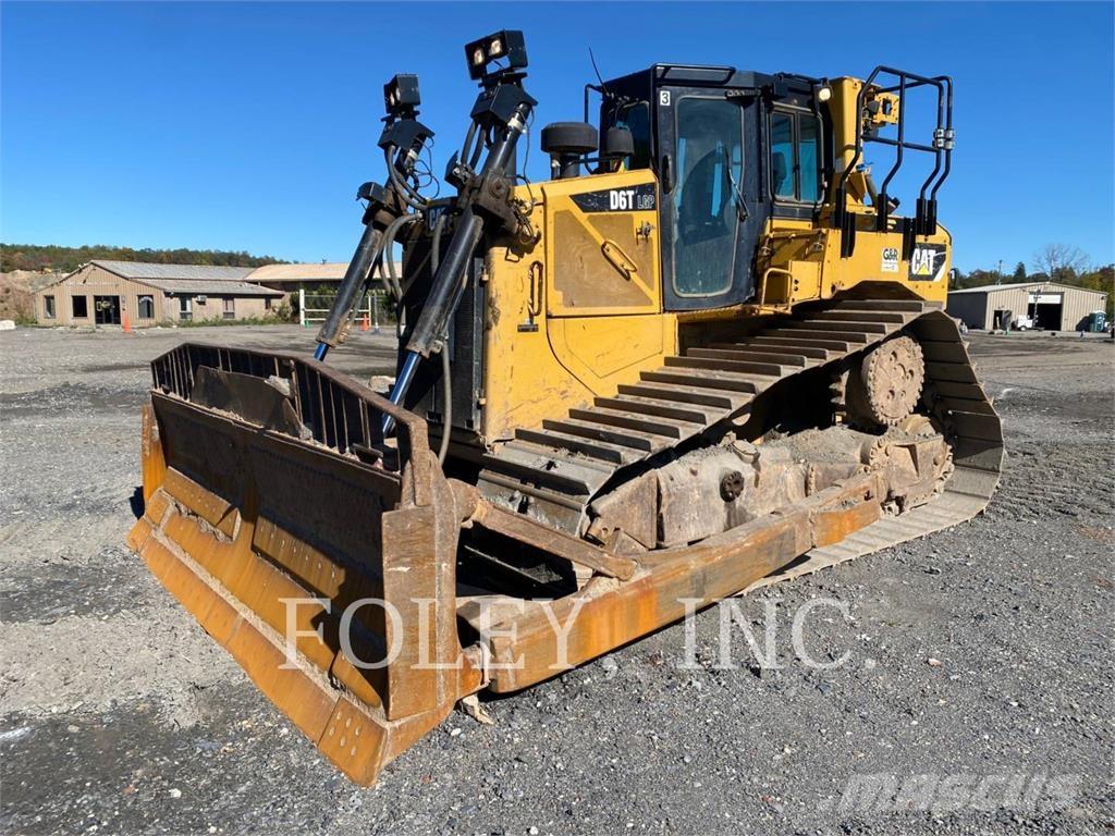 CAT D6T بلدوزرات مجنزرة