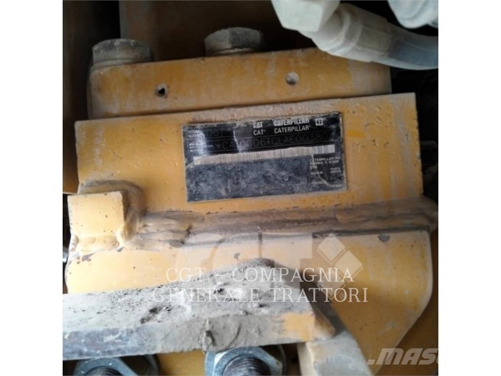 CAT D6T بلدوزرات مجنزرة