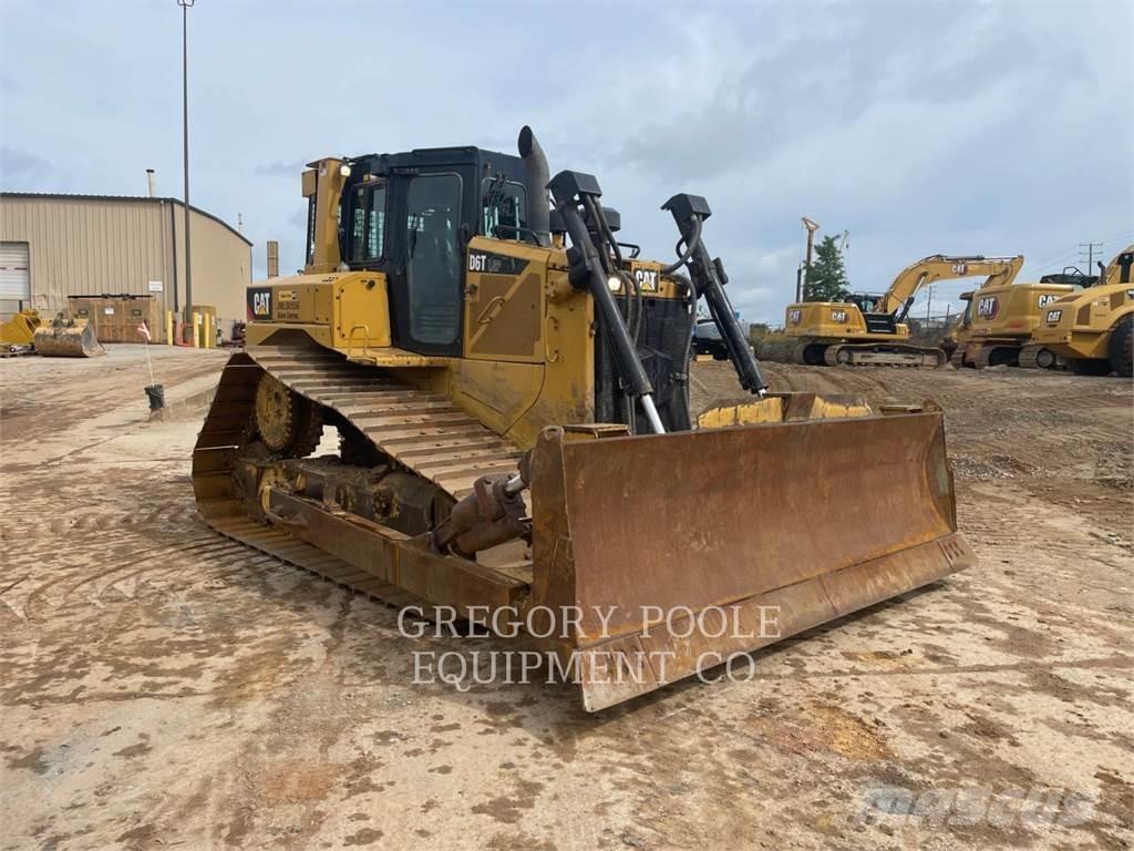 CAT D6T LGP بلدوزرات مجنزرة