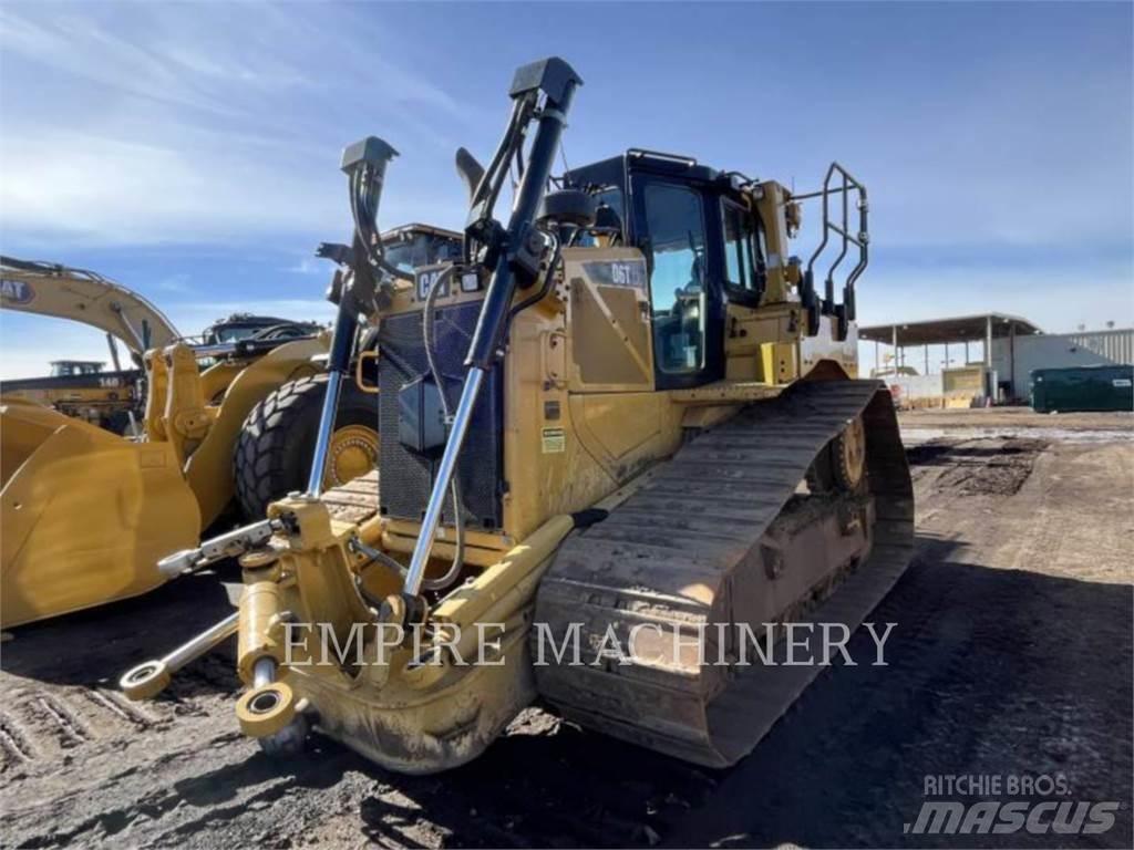 CAT D6T LGP بلدوزرات مجنزرة