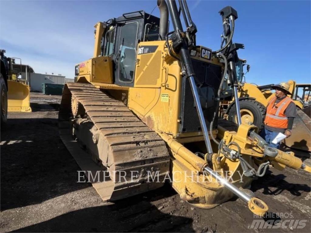CAT D6T LGP بلدوزرات مجنزرة