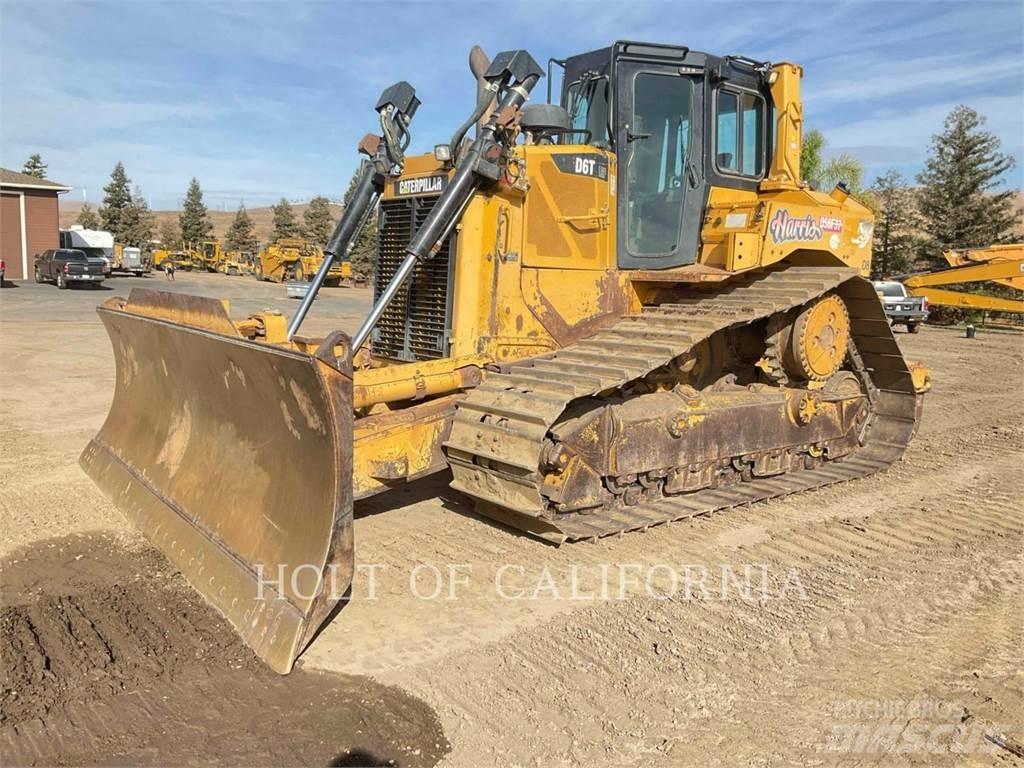 CAT D6T LGP بلدوزرات مجنزرة