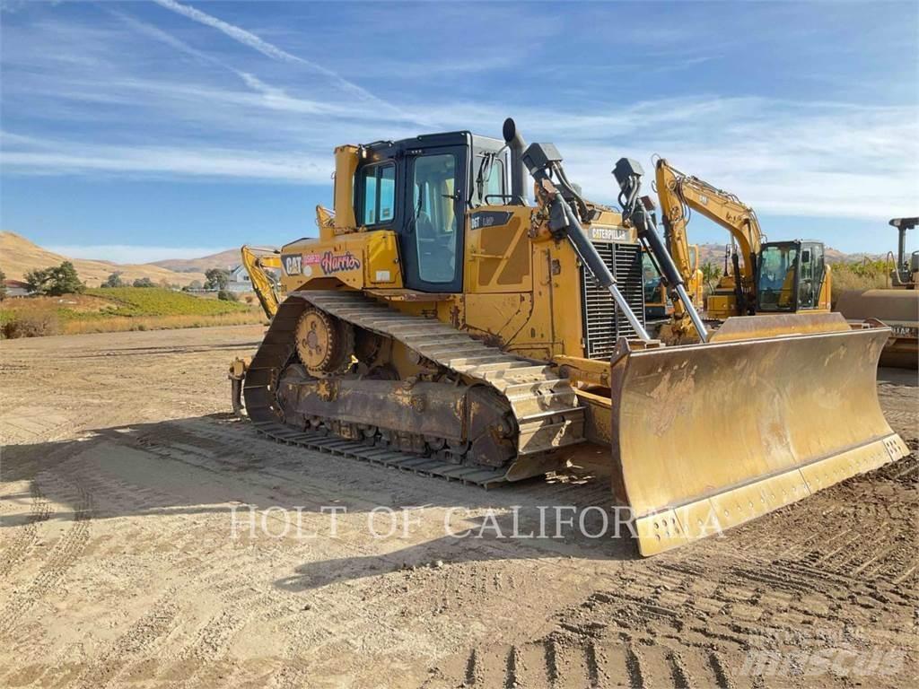 CAT D6T LGP بلدوزرات مجنزرة
