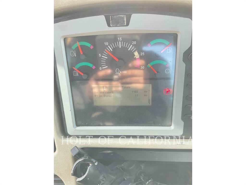 CAT D6T LGP بلدوزرات مجنزرة