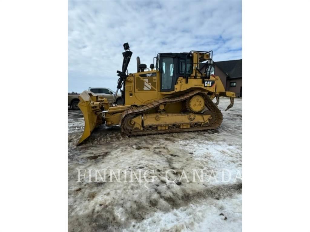 CAT D6T LGP بلدوزرات مجنزرة
