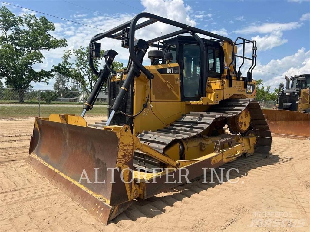 CAT D6T LGP بلدوزرات مجنزرة