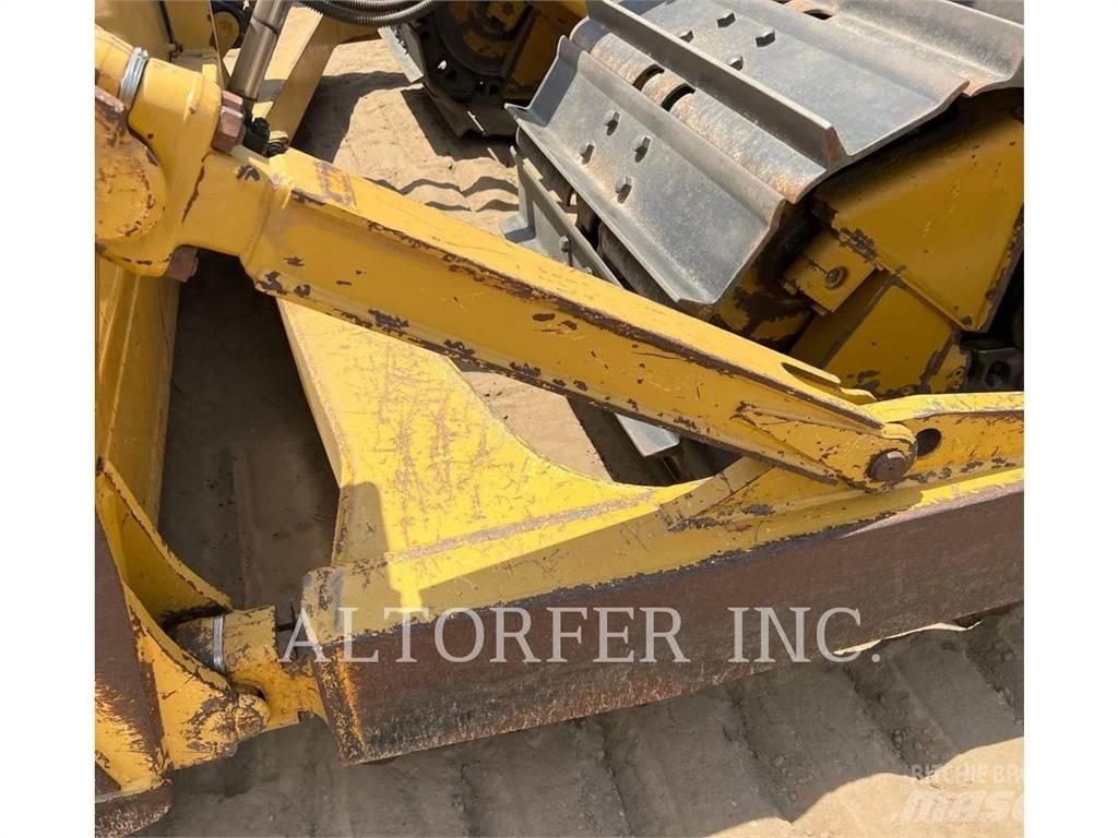 CAT D6T LGP بلدوزرات مجنزرة