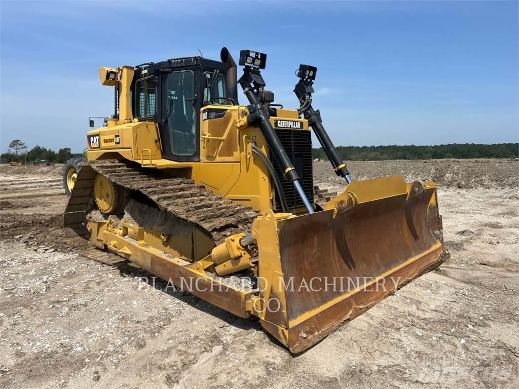 CAT D6T LGP بلدوزرات مجنزرة