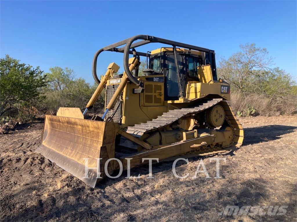 CAT D6T LGP بلدوزرات مجنزرة