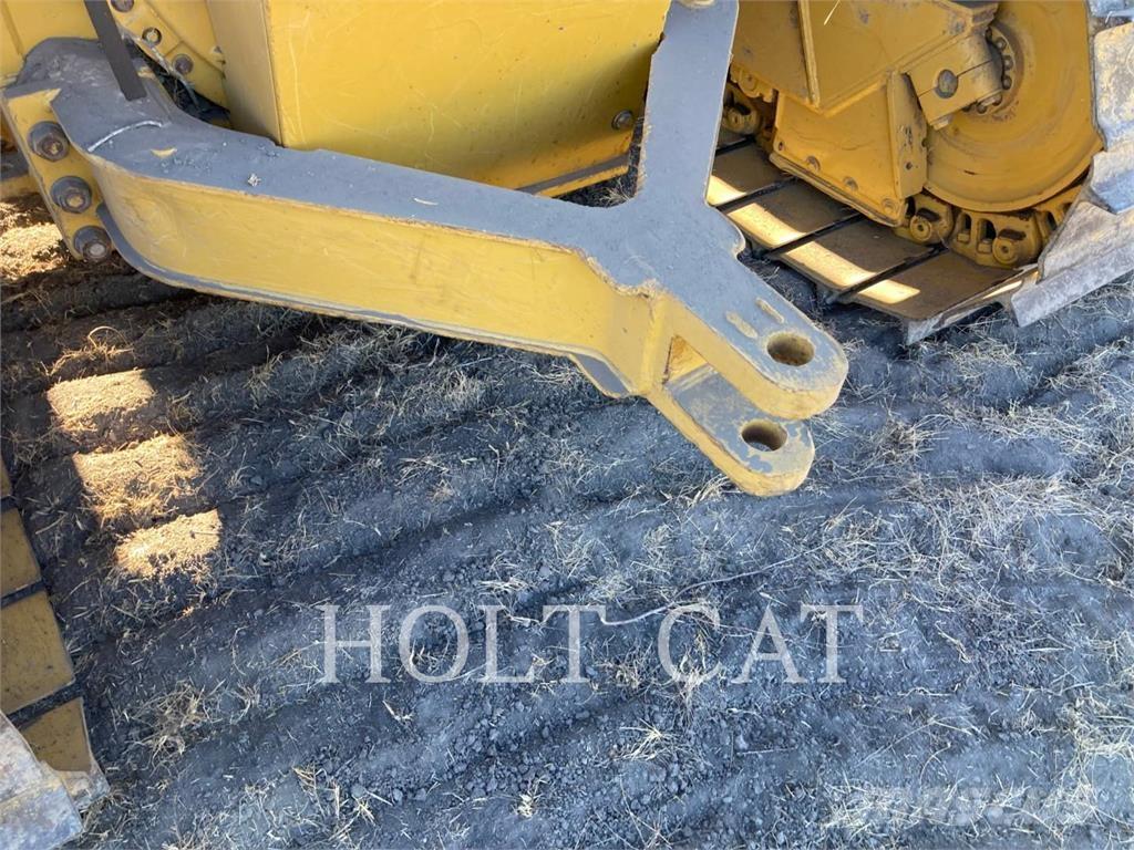 CAT D6T LGP بلدوزرات مجنزرة