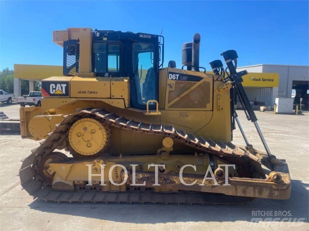 CAT D6T LGP بلدوزرات مجنزرة