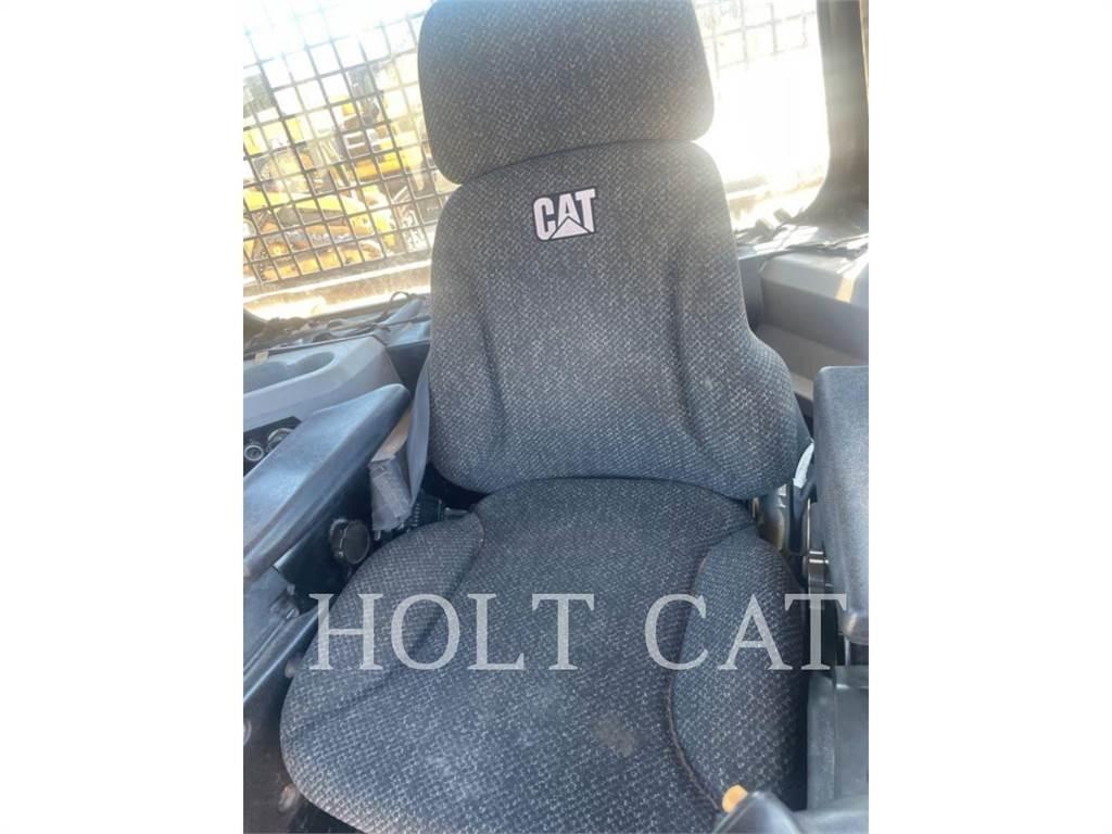 CAT D6T LGP بلدوزرات مجنزرة