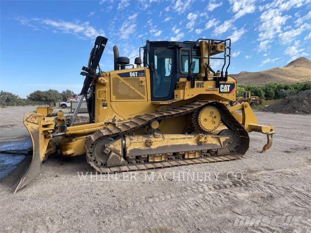CAT D6T LGP VP بلدوزرات مجنزرة
