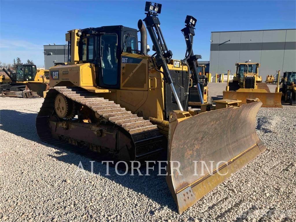 CAT D6T LGPPAT بلدوزرات مجنزرة