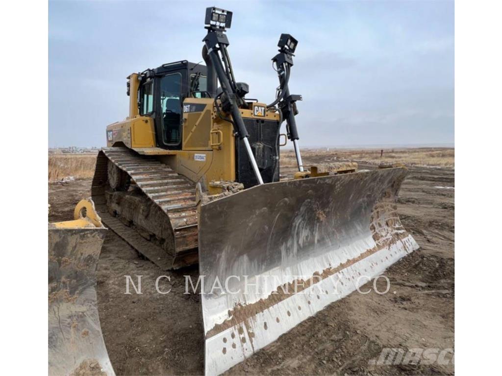 CAT D6T LGPVP بلدوزرات مجنزرة