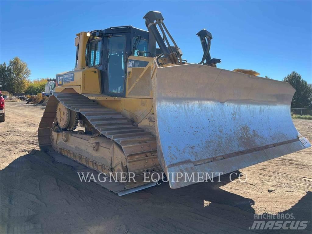CAT D6T LGPVPT بلدوزرات مجنزرة