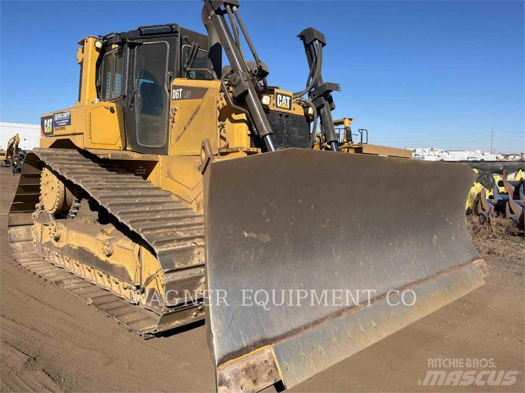 CAT D6T LGPVPT بلدوزرات مجنزرة