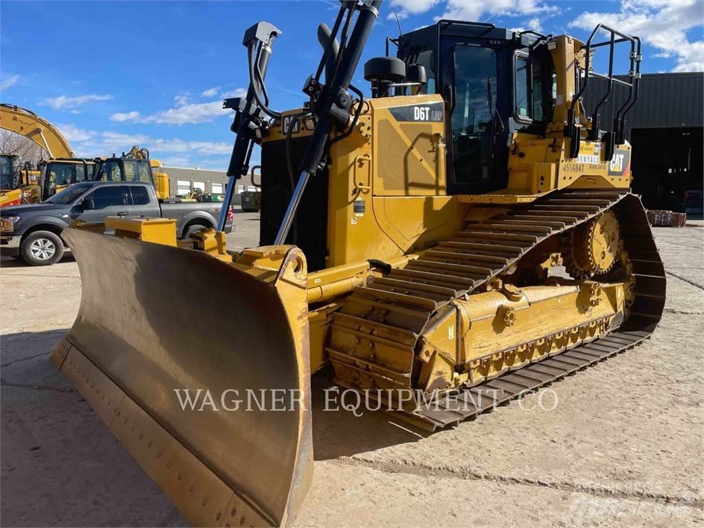 CAT D6T LGPVPT بلدوزرات مجنزرة