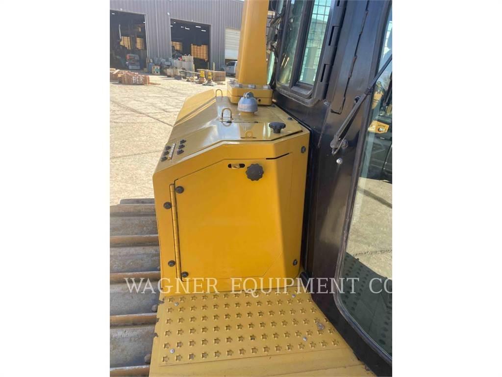 CAT D6T LGPVPT بلدوزرات مجنزرة