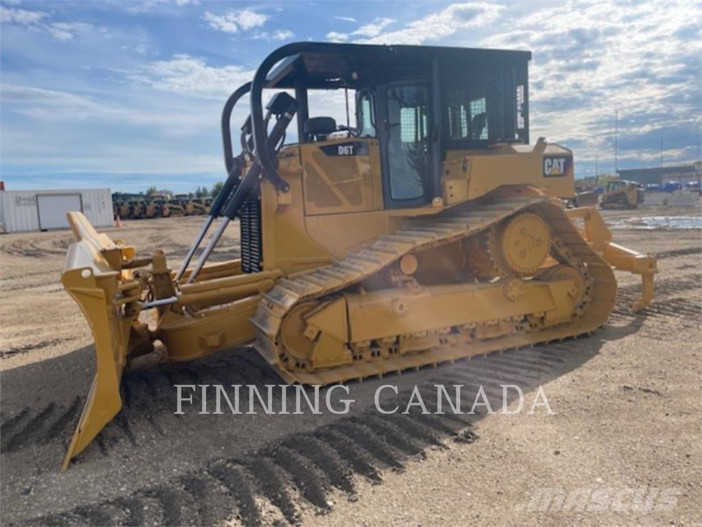 CAT D6T VPAT بلدوزرات مجنزرة