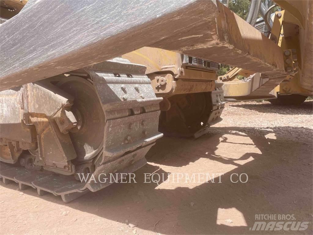 CAT D6T XL بلدوزرات مجنزرة