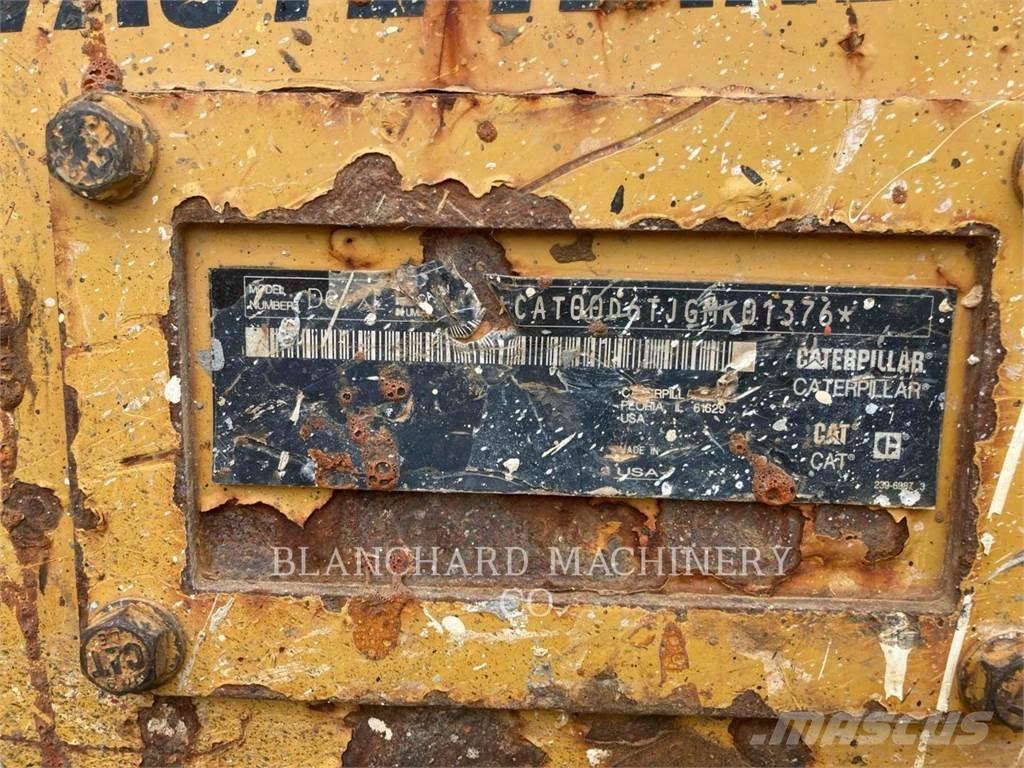 CAT D6T XL بلدوزرات مجنزرة