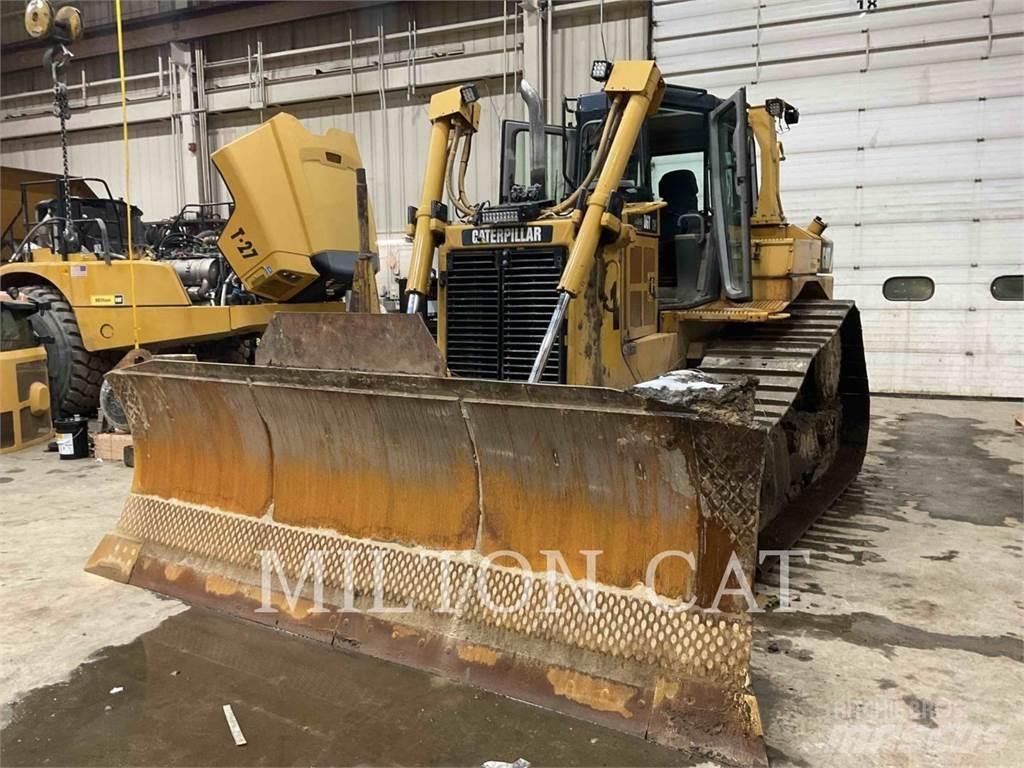 CAT D6T XW بلدوزرات مجنزرة