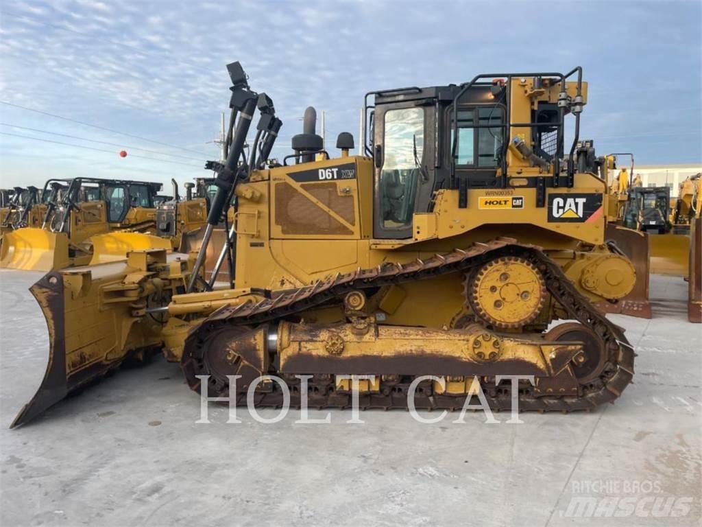 CAT D6T XWVPWI بلدوزرات مجنزرة