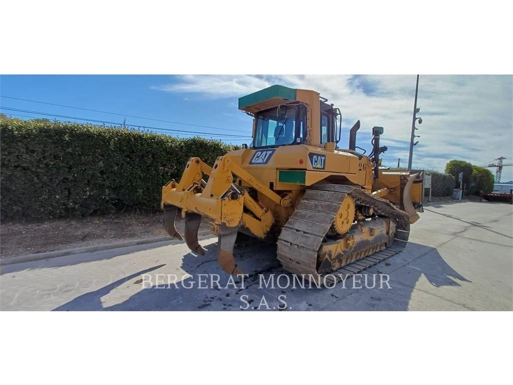 CAT D6T3B XW بلدوزرات مجنزرة