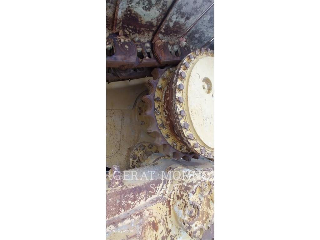 CAT D6T4F LGP بلدوزرات مجنزرة