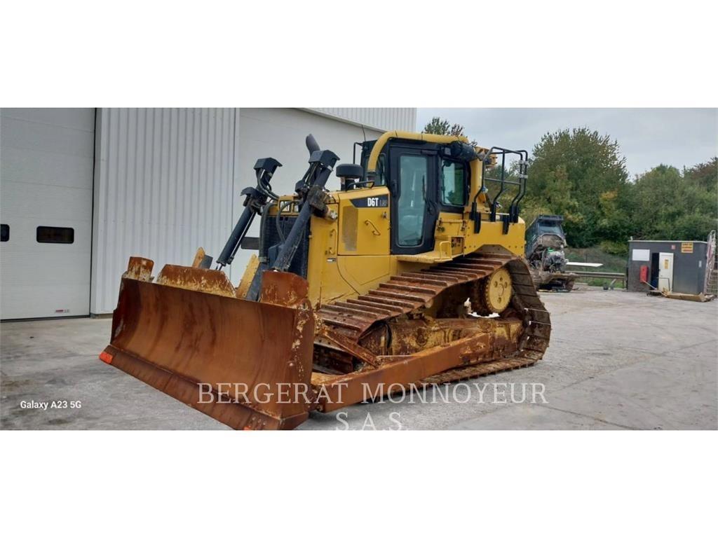 CAT D6T4F LGP بلدوزرات مجنزرة