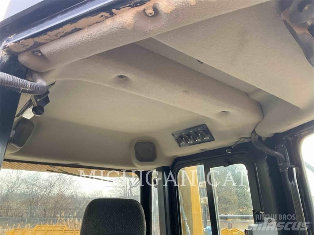 CAT D6TL AHZ24F بلدوزرات مجنزرة