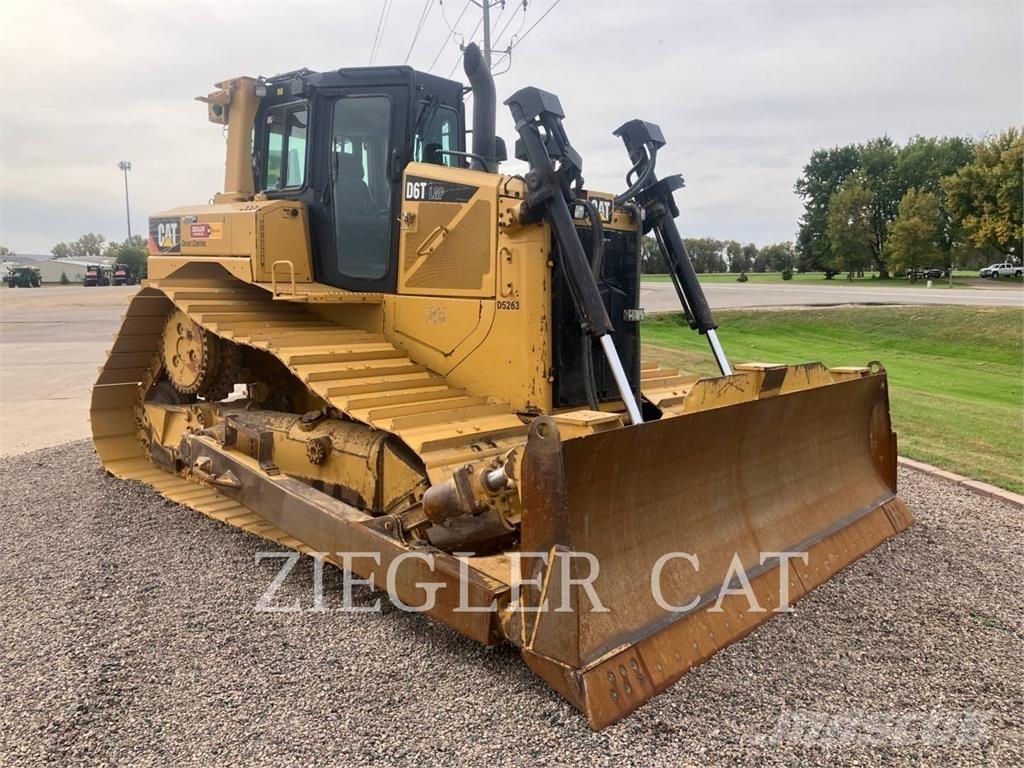 CAT D6TLGP بلدوزرات مجنزرة
