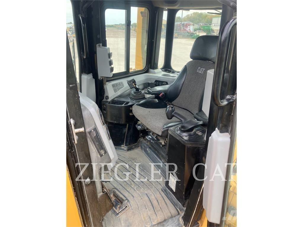 CAT D6TLGP بلدوزرات مجنزرة