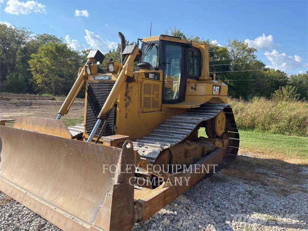 CAT D6TLGP بلدوزرات مجنزرة