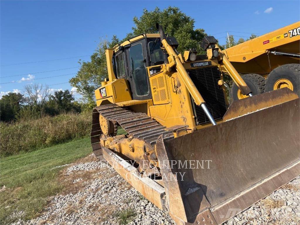 CAT D6TLGP بلدوزرات مجنزرة