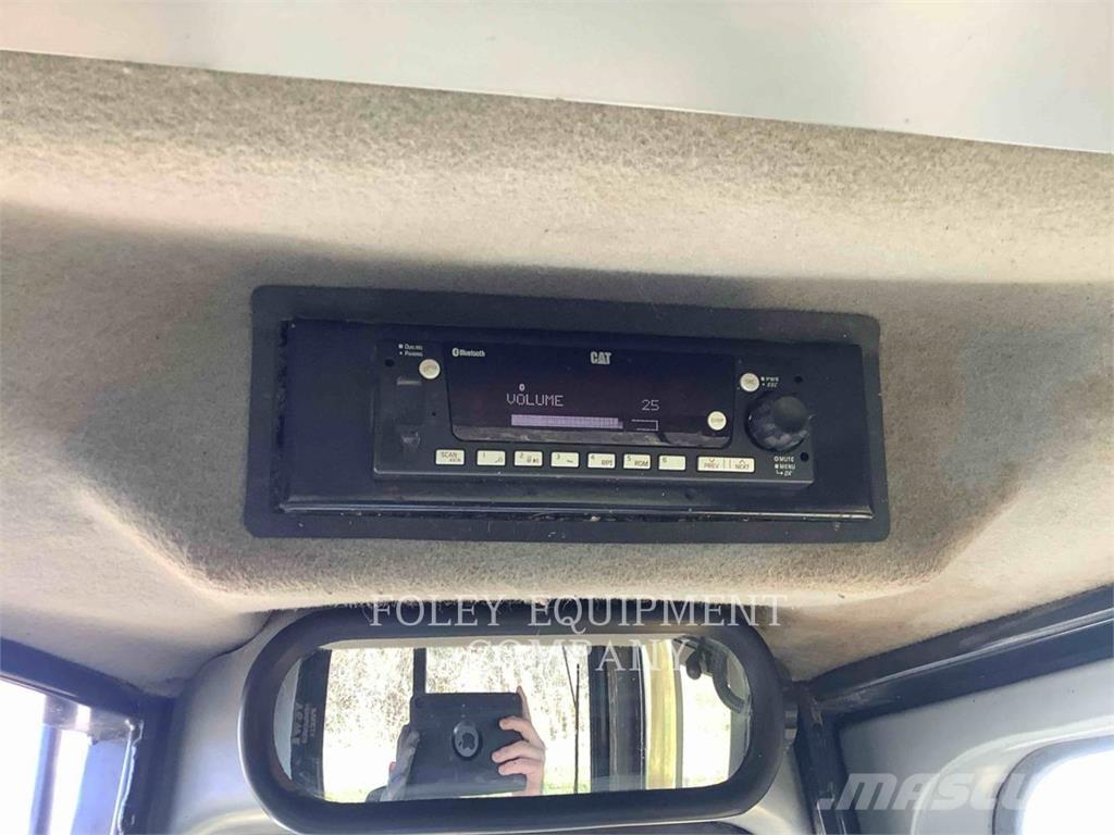 CAT D6TLGP بلدوزرات مجنزرة