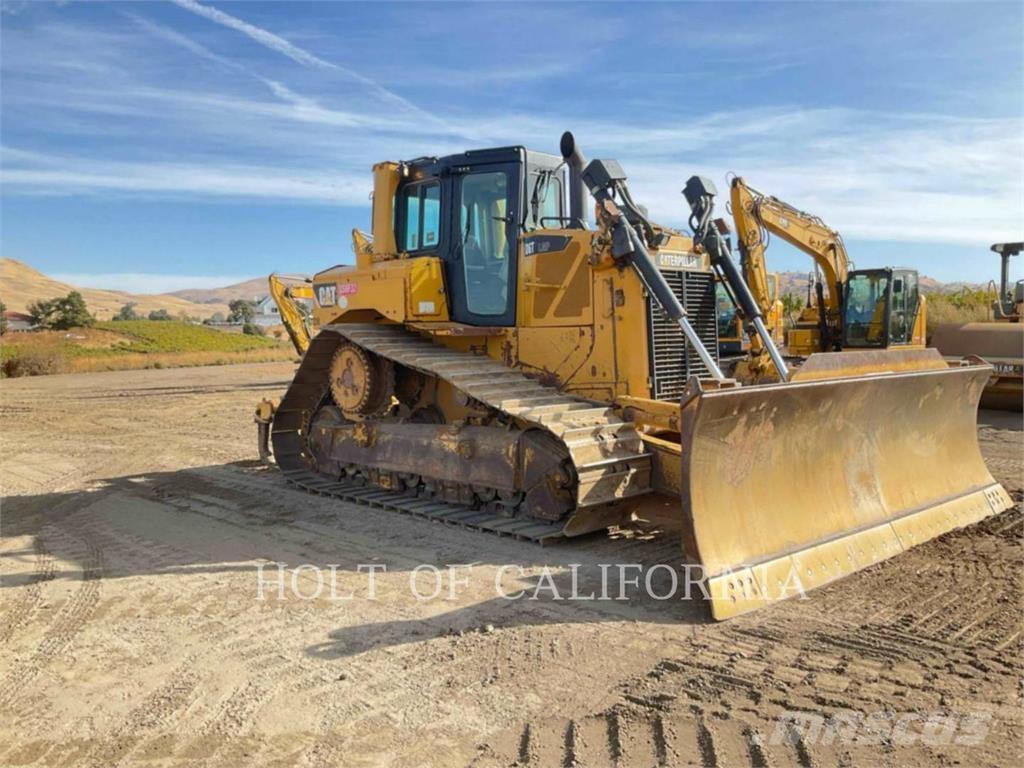CAT D6TLGP بلدوزرات مجنزرة
