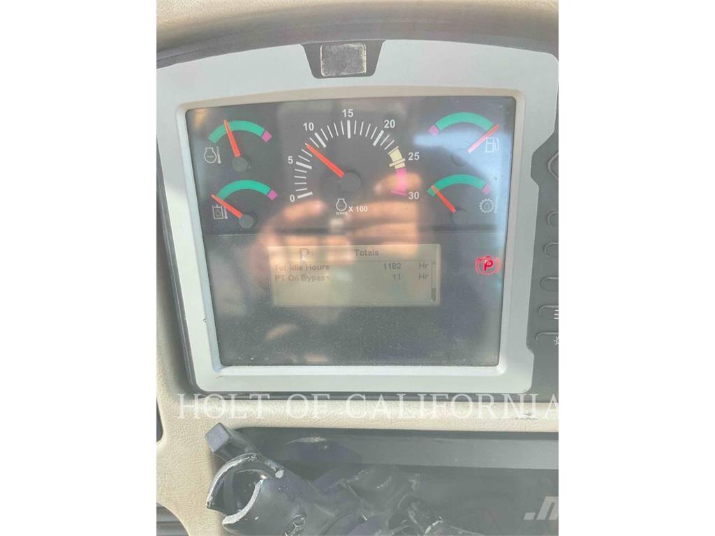 CAT D6TLGP بلدوزرات مجنزرة