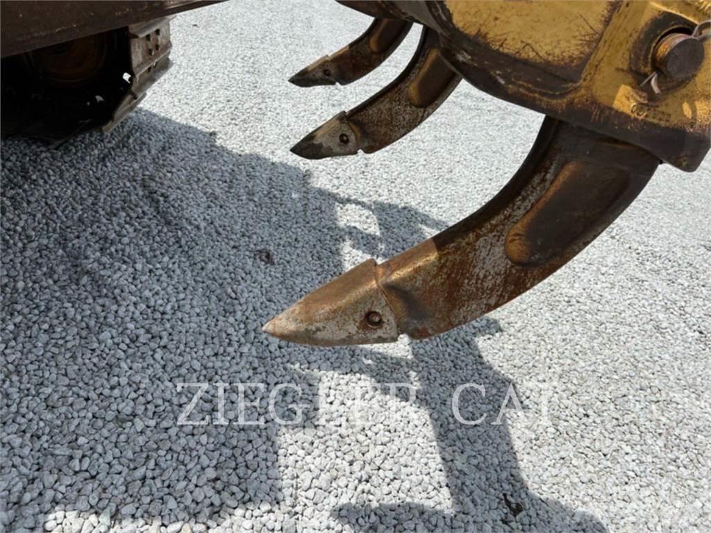 CAT D6TLGPVP بلدوزرات مجنزرة